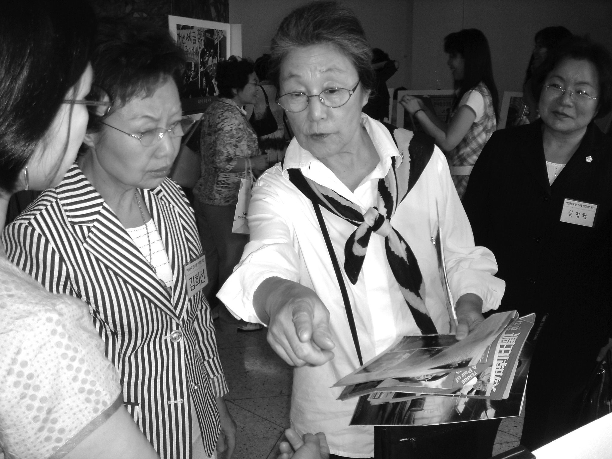 사진24 김희선의원과함께 r (2)